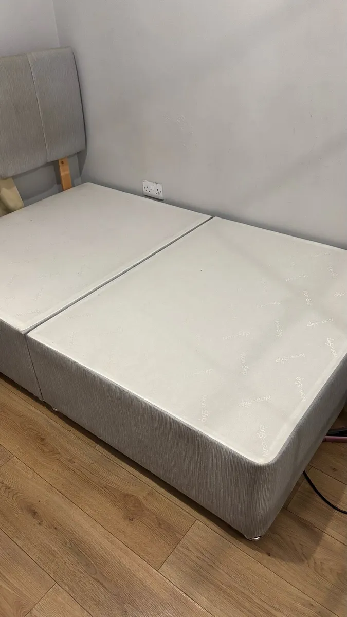 Small double bed - Image 1