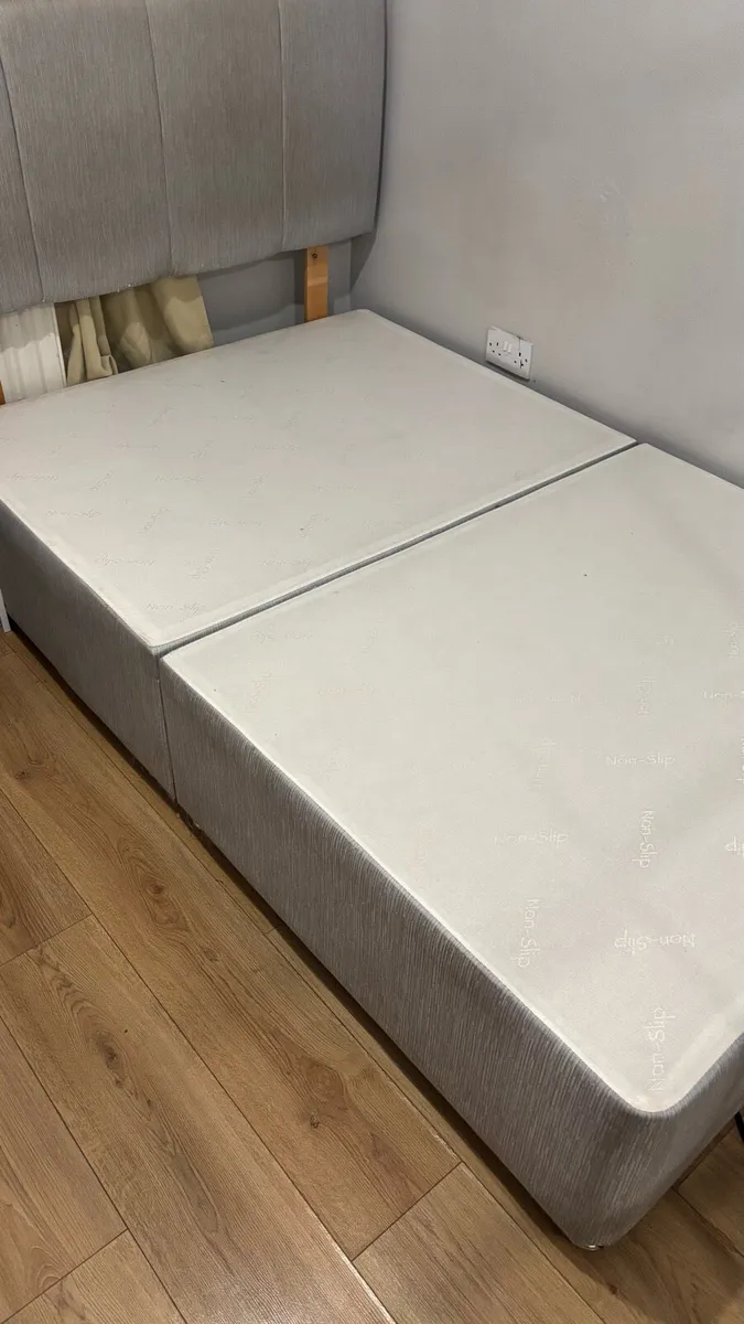 Small double bed - Image 2