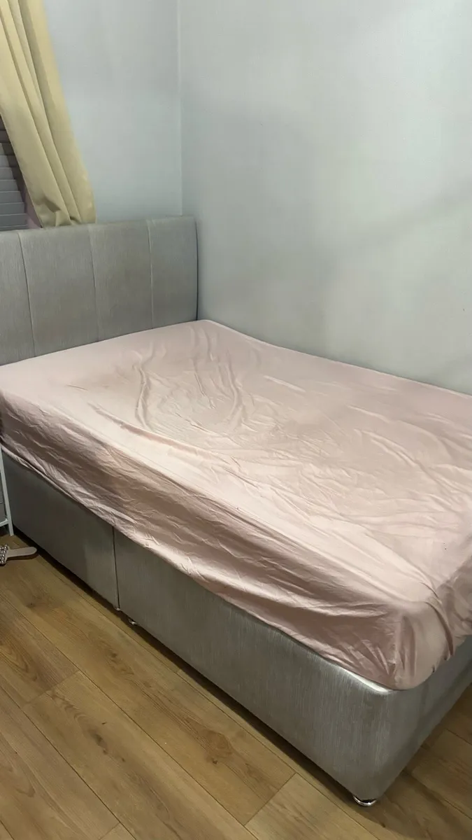 Small double bed - Image 3