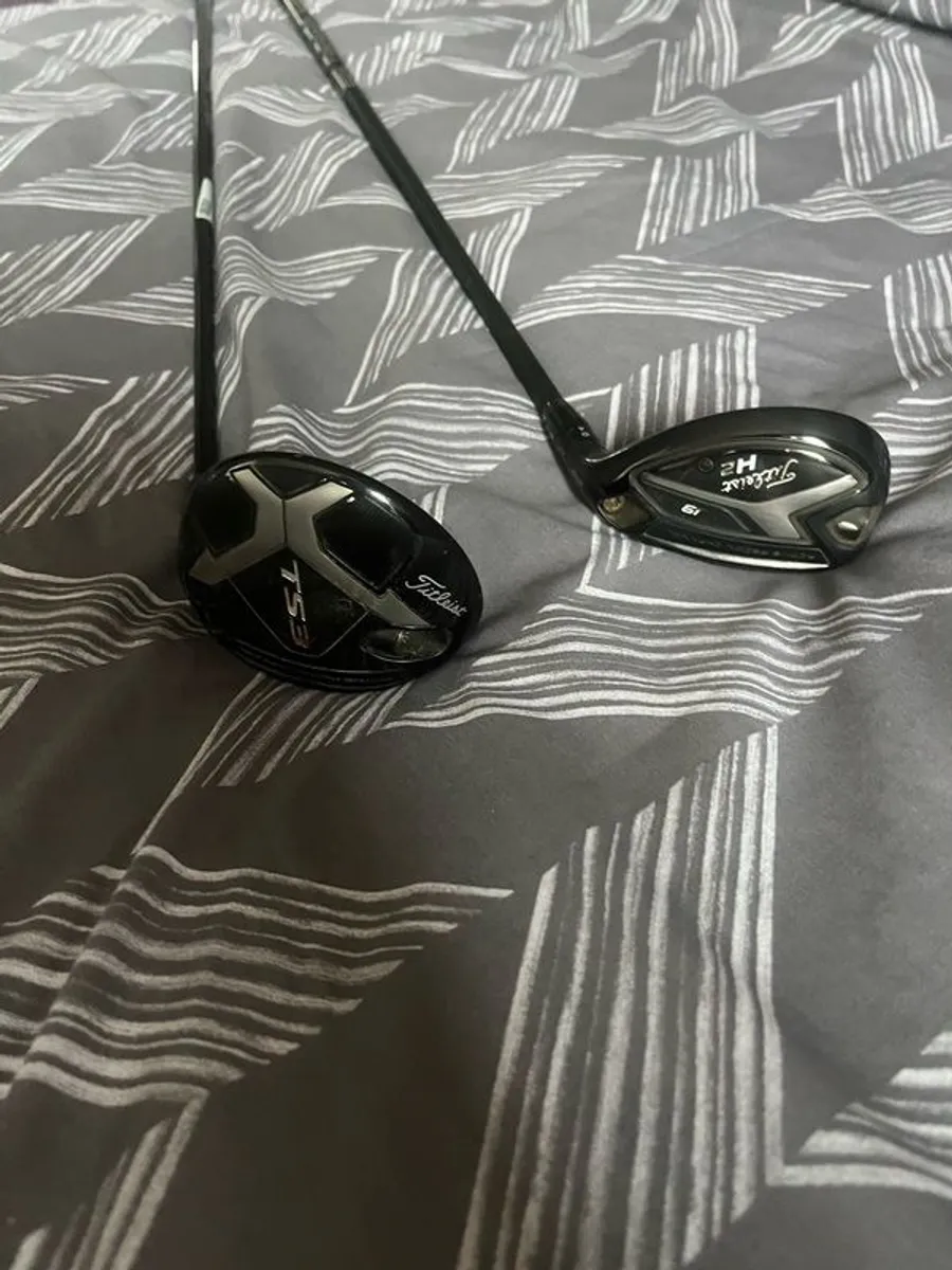 Titleist TS3 3 wood & 818 3i Hybrid - Image 1