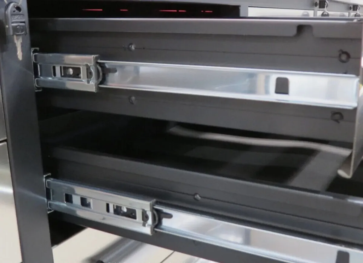 New 30 Drawer 10FT Workbench **Online Auction** - Image 4