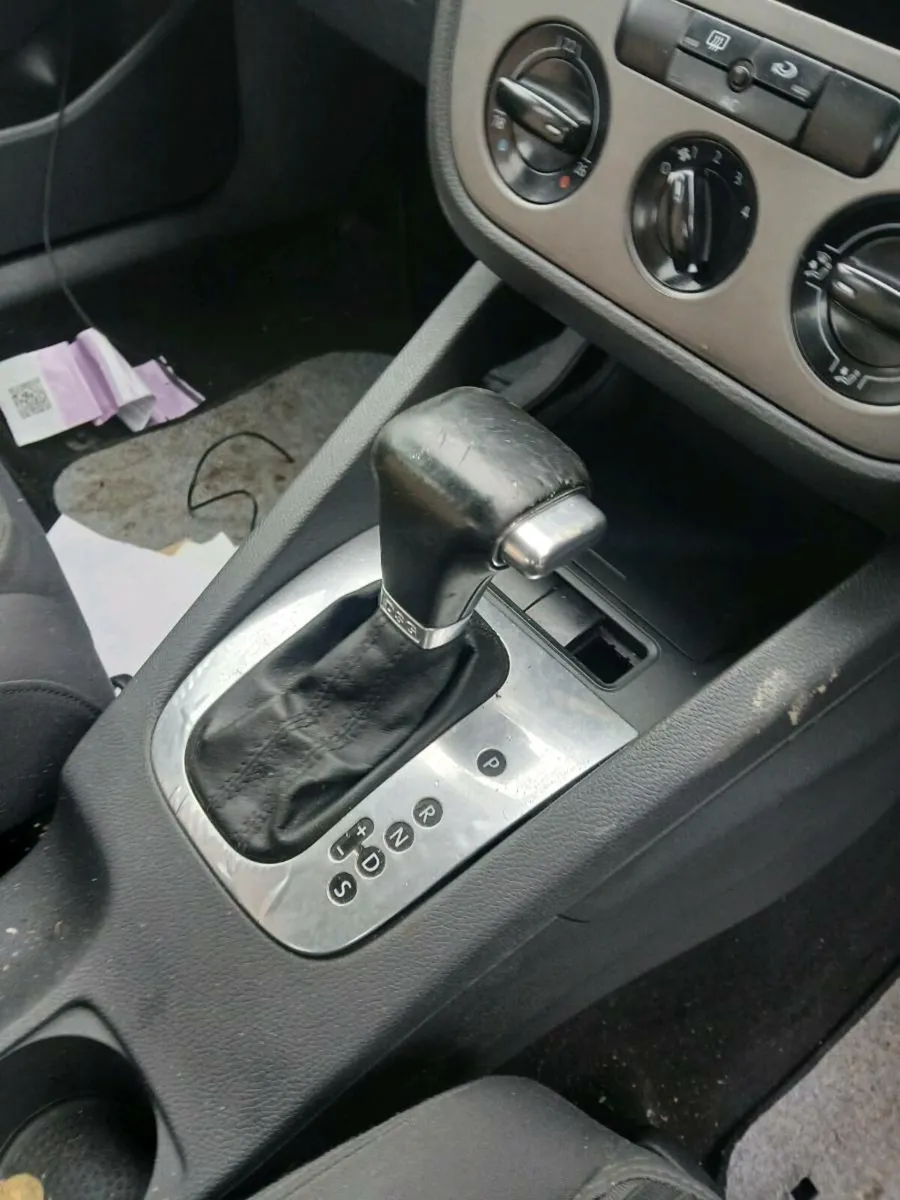 Volkswagen  golf automatic box - Image 4