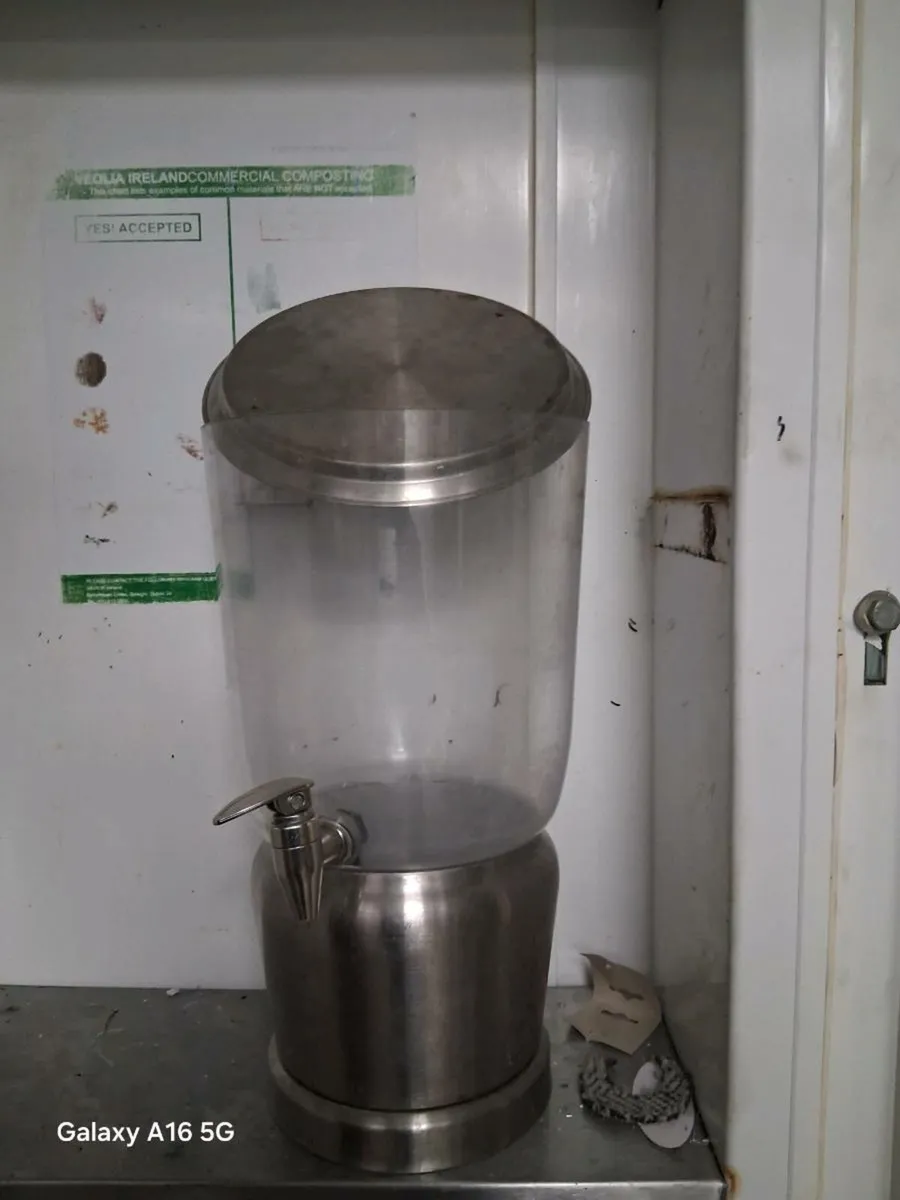 Juice dispenser - Image 1