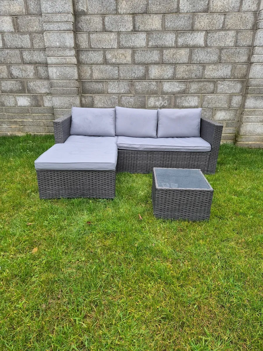 Rattan 4 Seat Sofa L Shaped Grey - Image 1