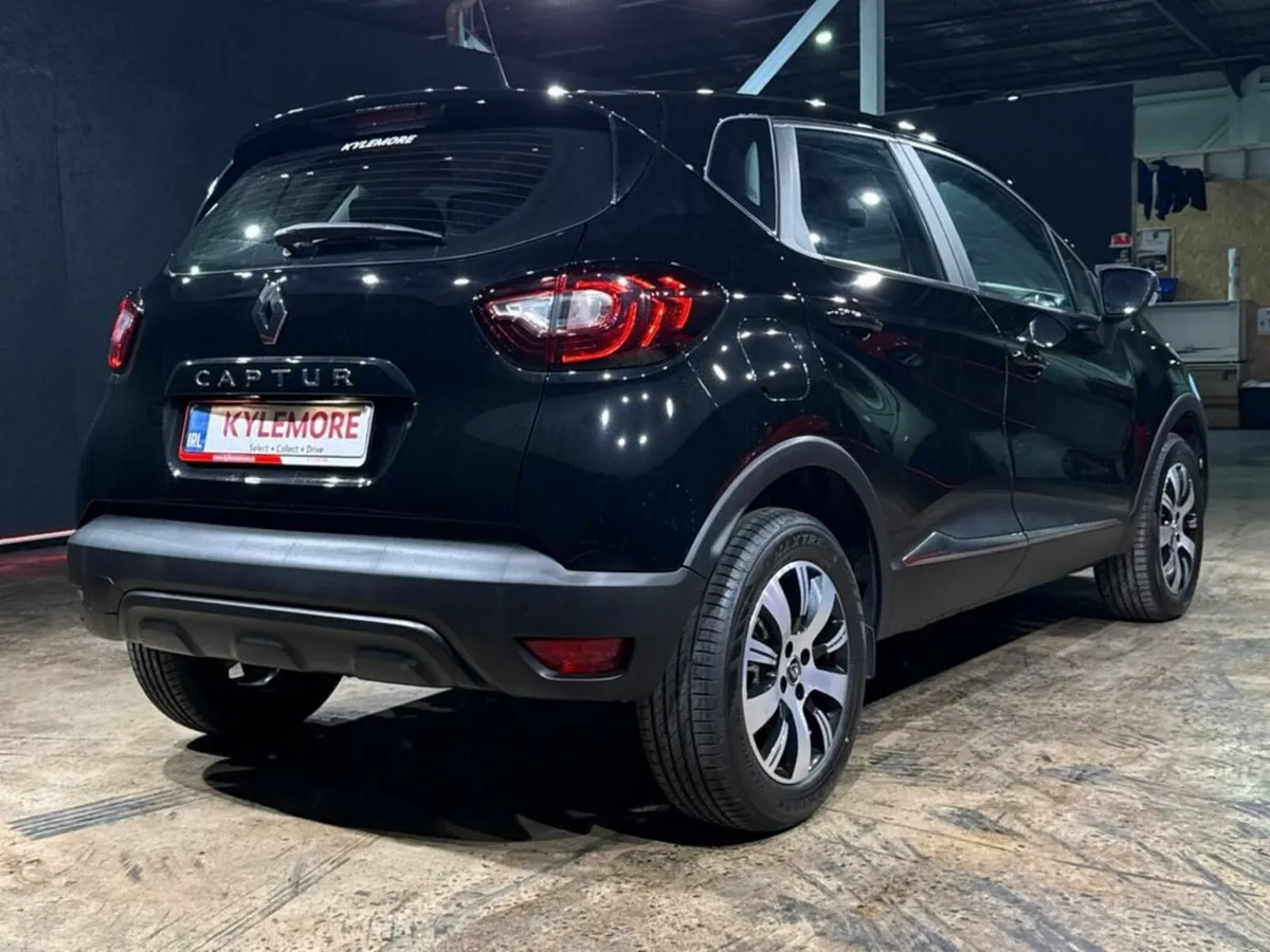 Renault Captur Expression+ DCI 90 EDC - MULTI FUNC - Image 4