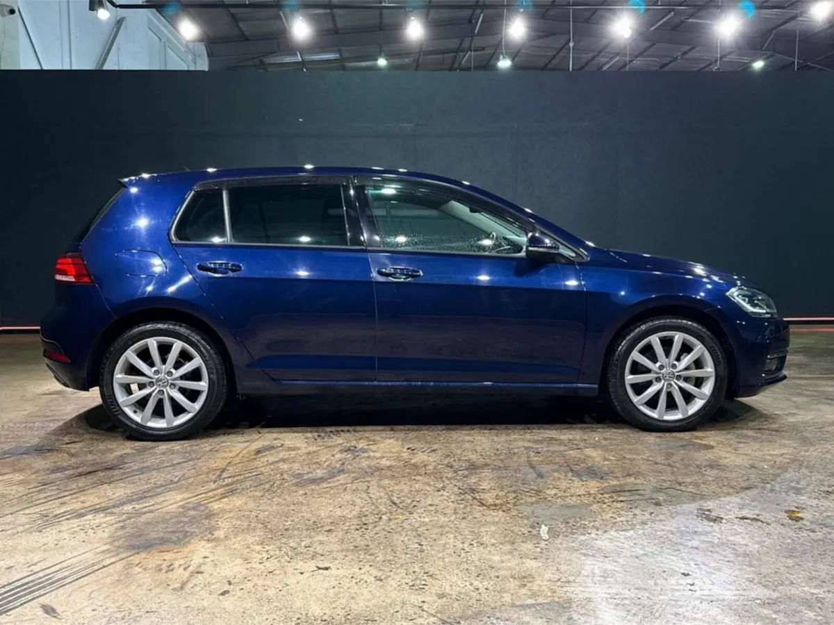 Volkswagen Golf TSI COMFORT LINE TECH EDITION - DI - Image 3