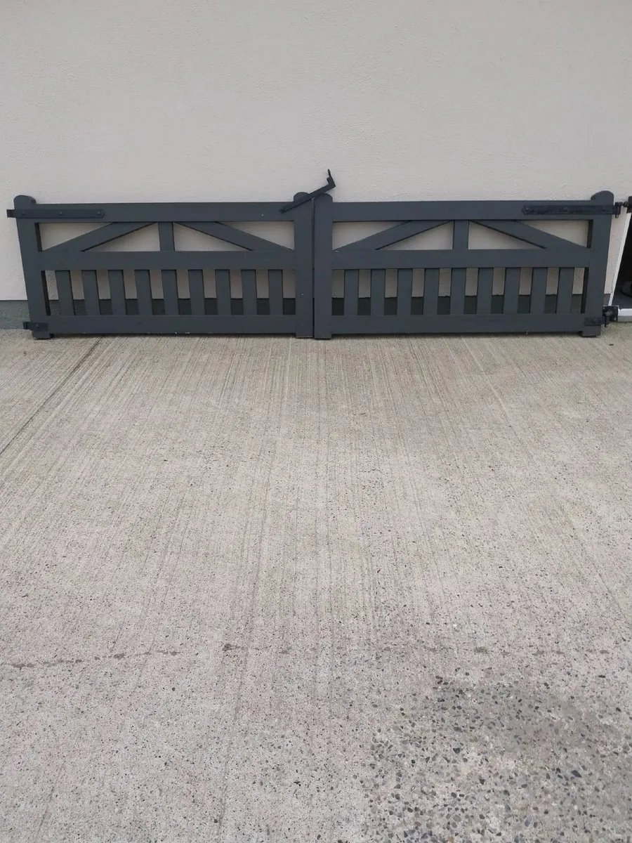 Wooden Gates - Image 2