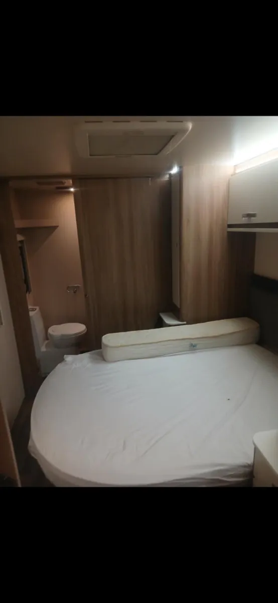 2018 caravan - Image 4