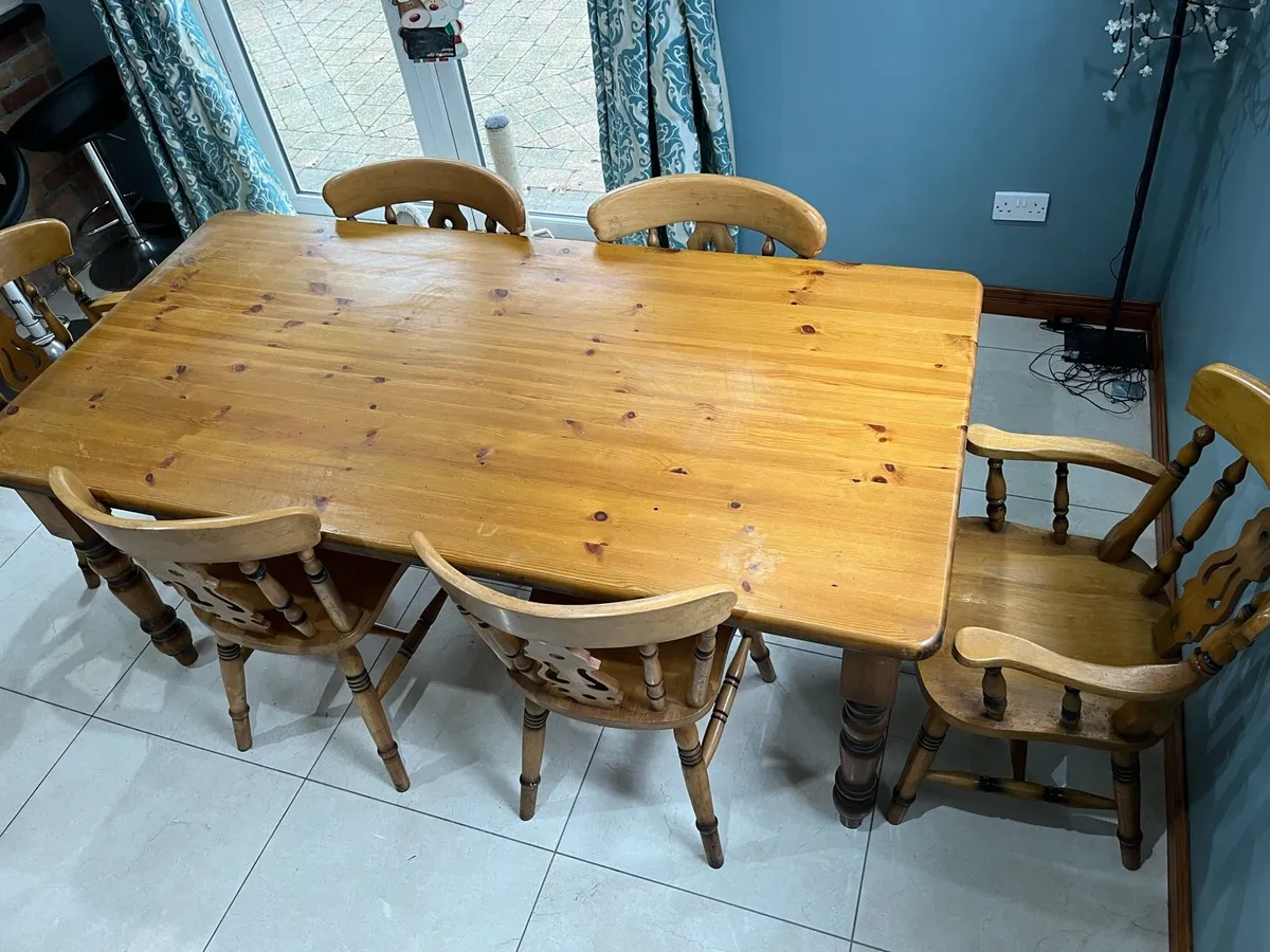 Pine table 6 chairs - Image 1