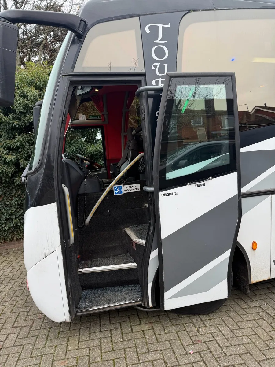 Mercedes Atego touring - Image 2