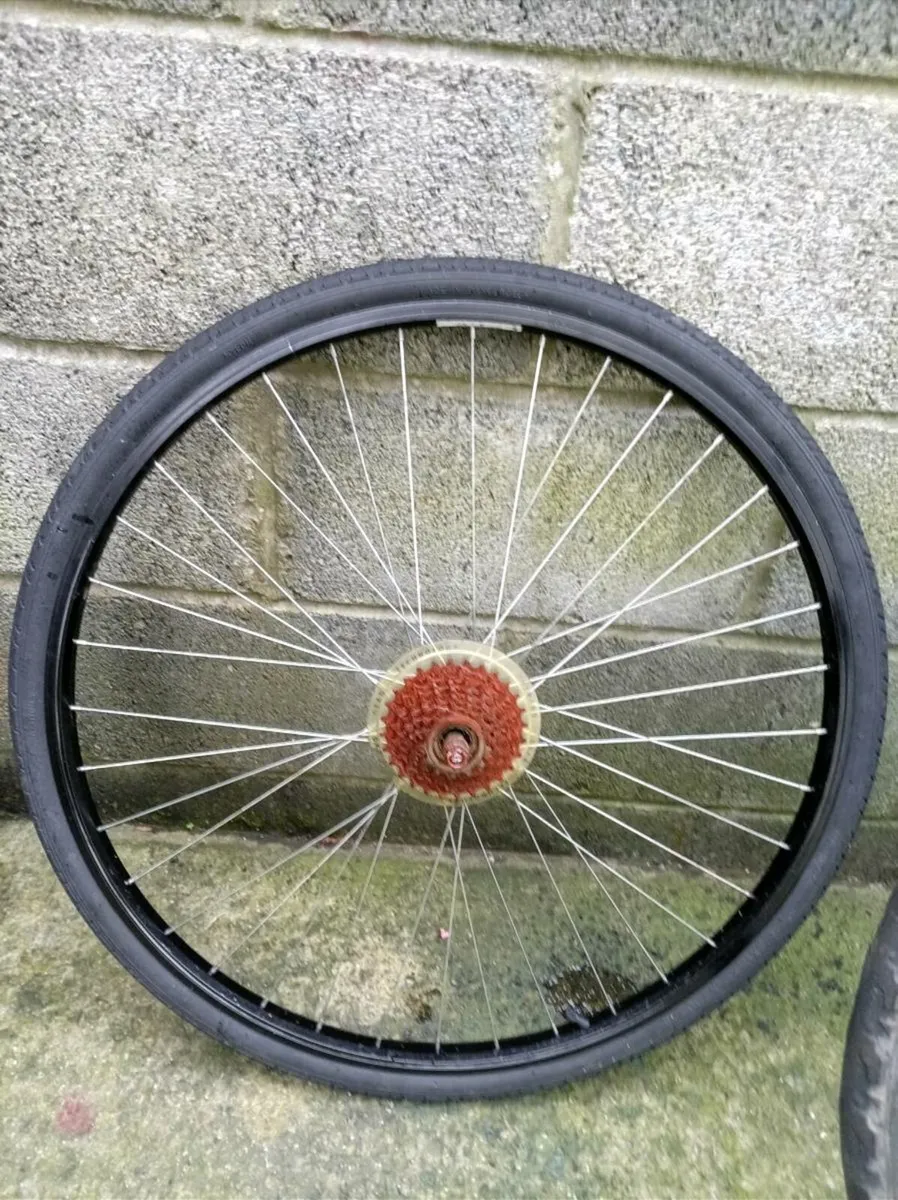 700×35 bicycle rear wheel - Image 2