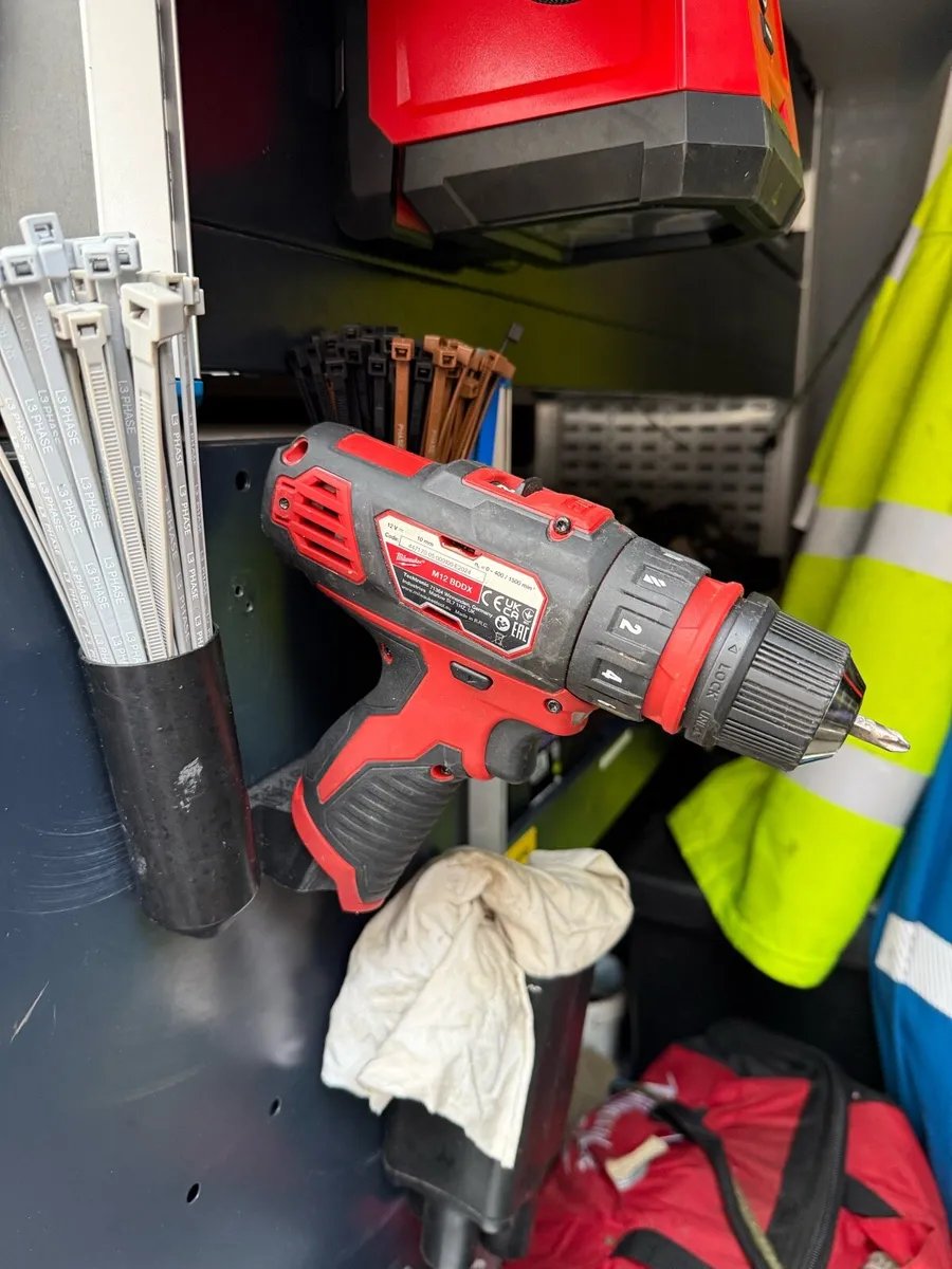 Milwaukee Brackets for Battery’s / Tools - Image 4