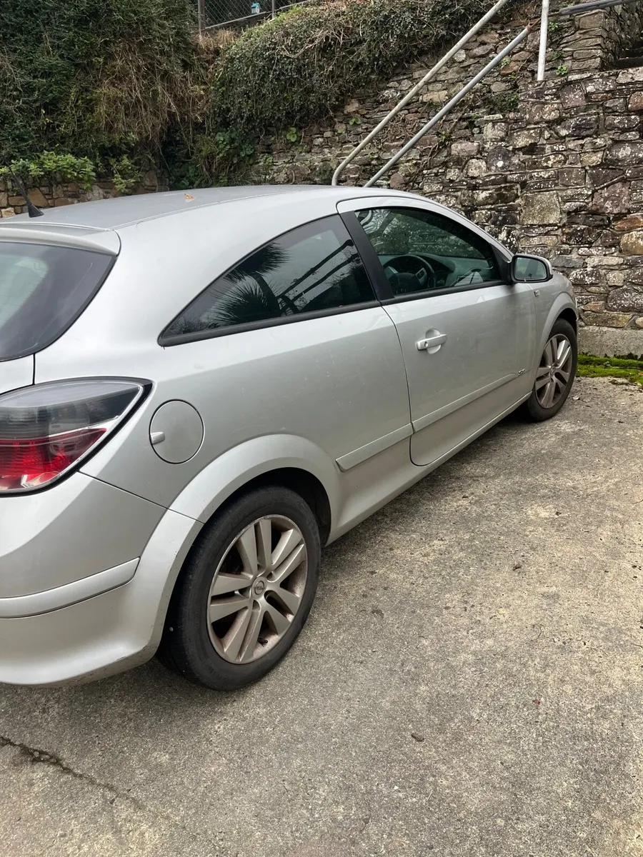 Opel Astra 2006 - Image 2