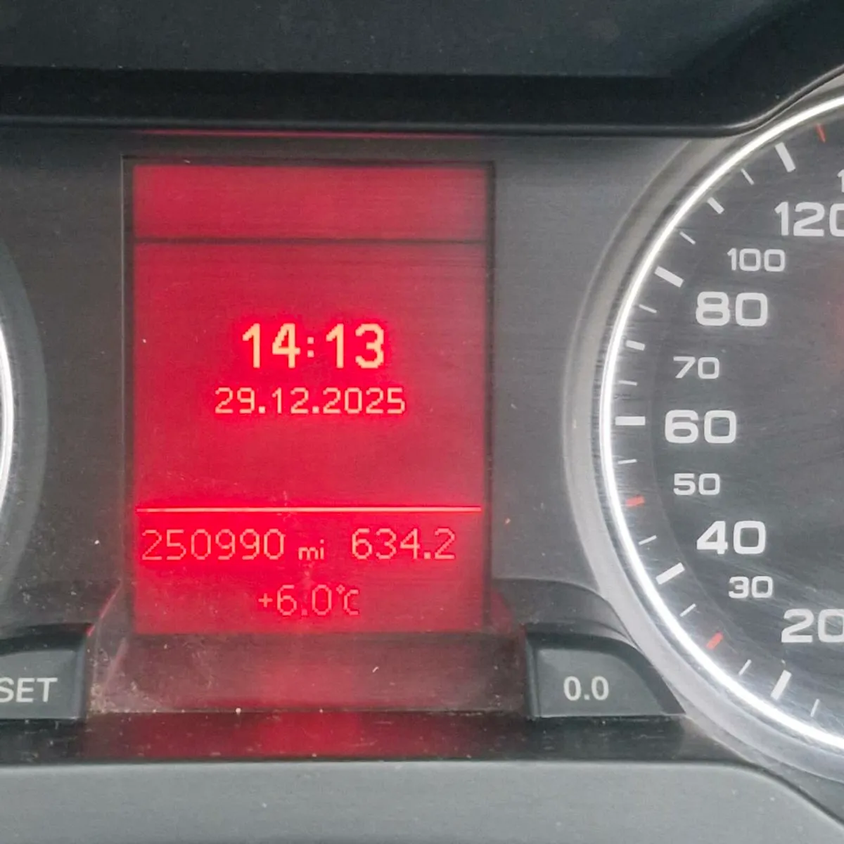 Audi A4 Avant - Image 2