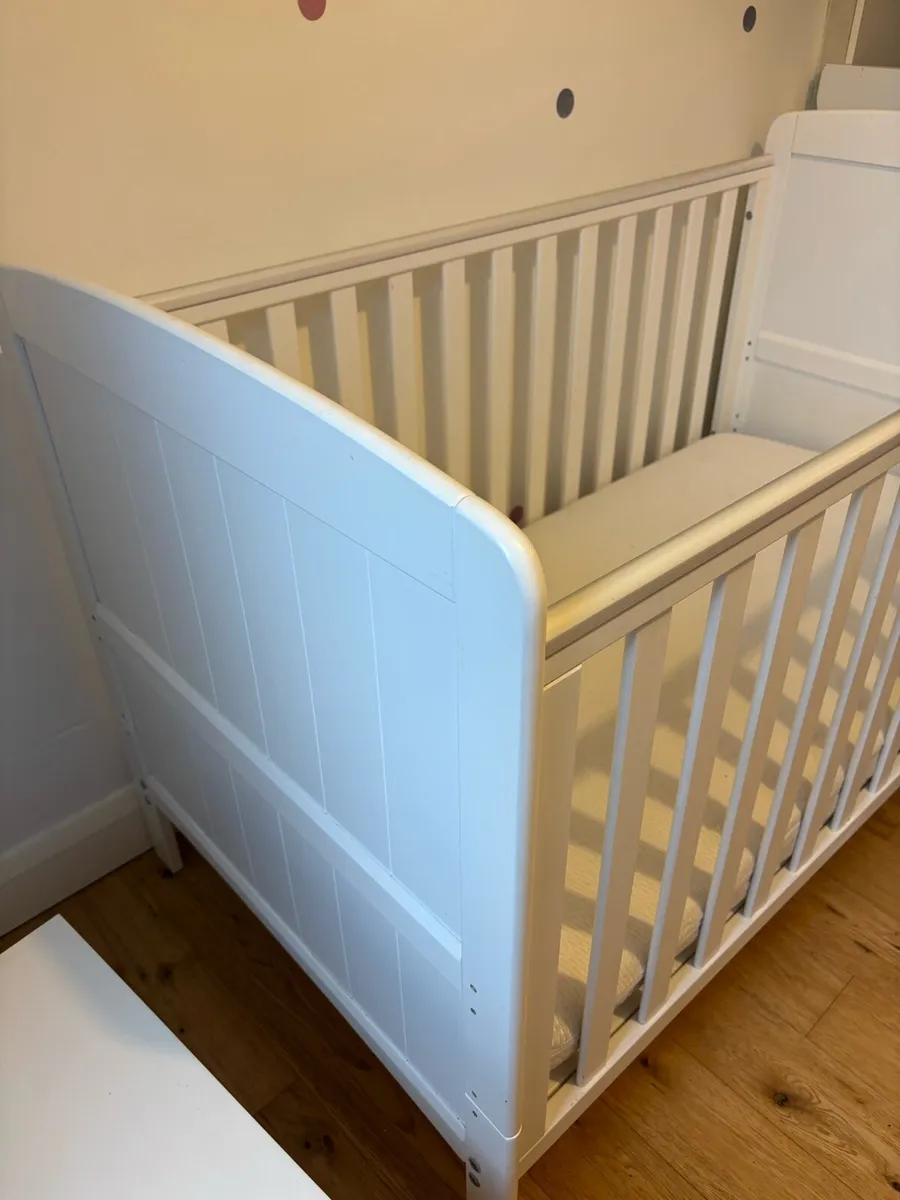 Cot bed - Image 2
