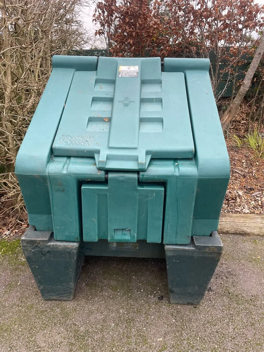 Coal bunker and stand - Image 1