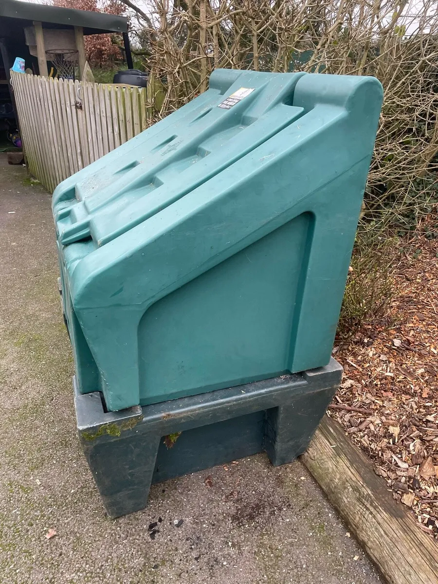 Coal bunker and stand - Image 4