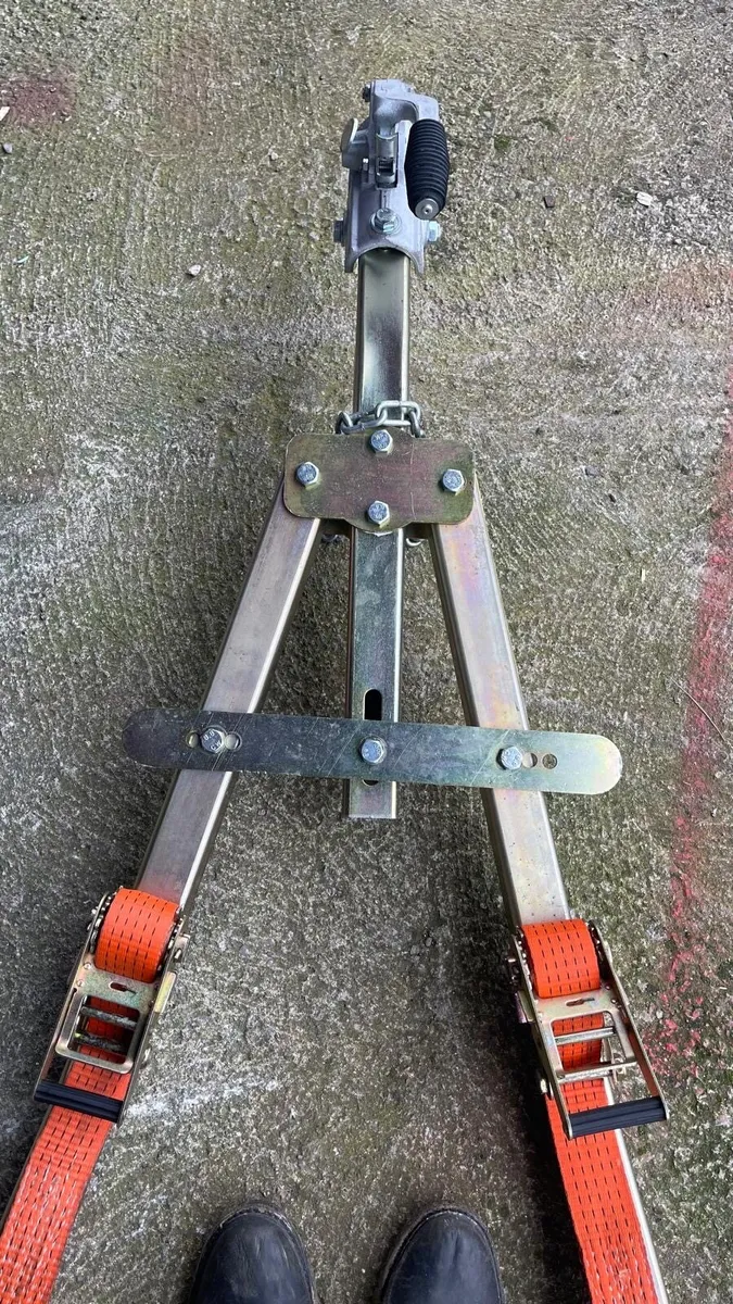 Car Transporter TOWING A FRAME - Image 4