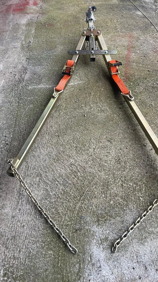 Car Transporter TOWING A FRAME - Image 1