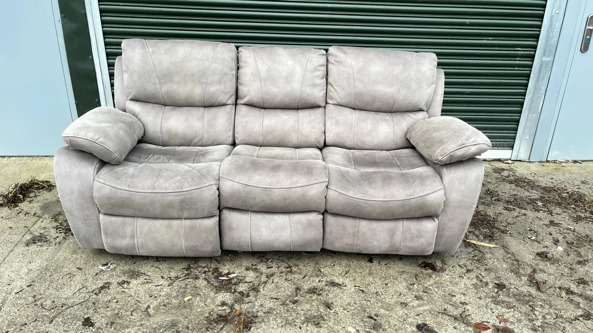 Recliner sofa - Image 2