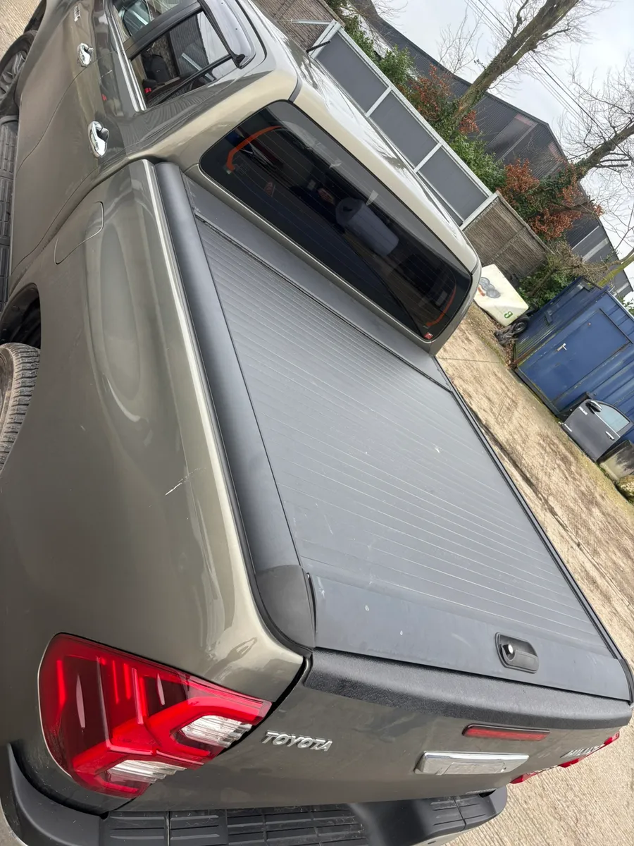 Toyota Hilux Roller Cover - Image 1