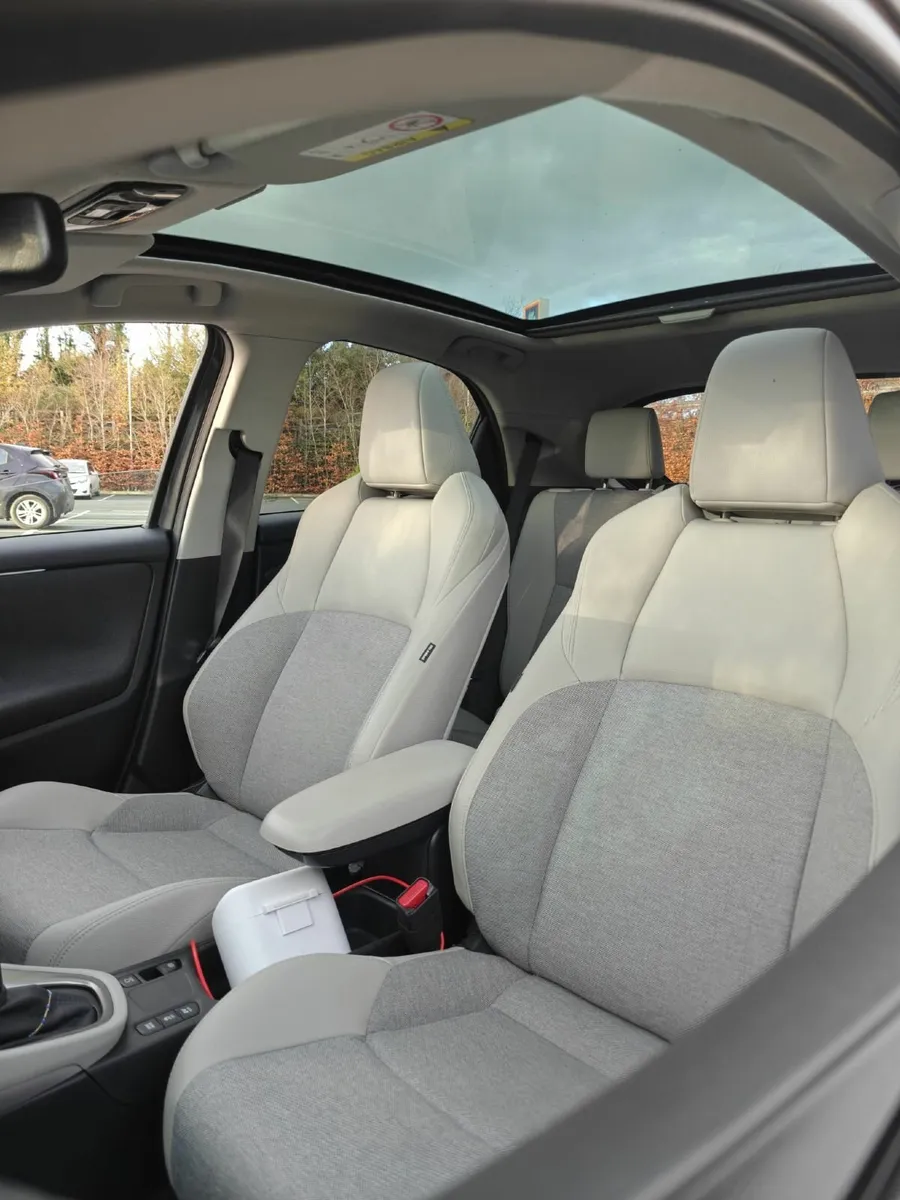 Toyota Yaris 2022 Platinum - Super Low Mileage - Image 4