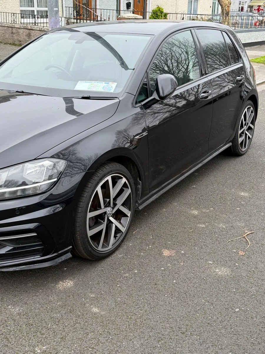 Volkswagen Golf R Line - Image 3