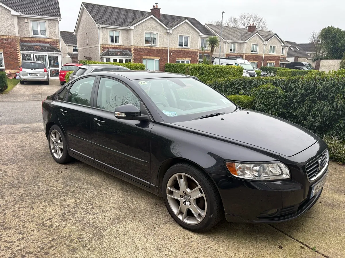 Volvo S40 - Image 1