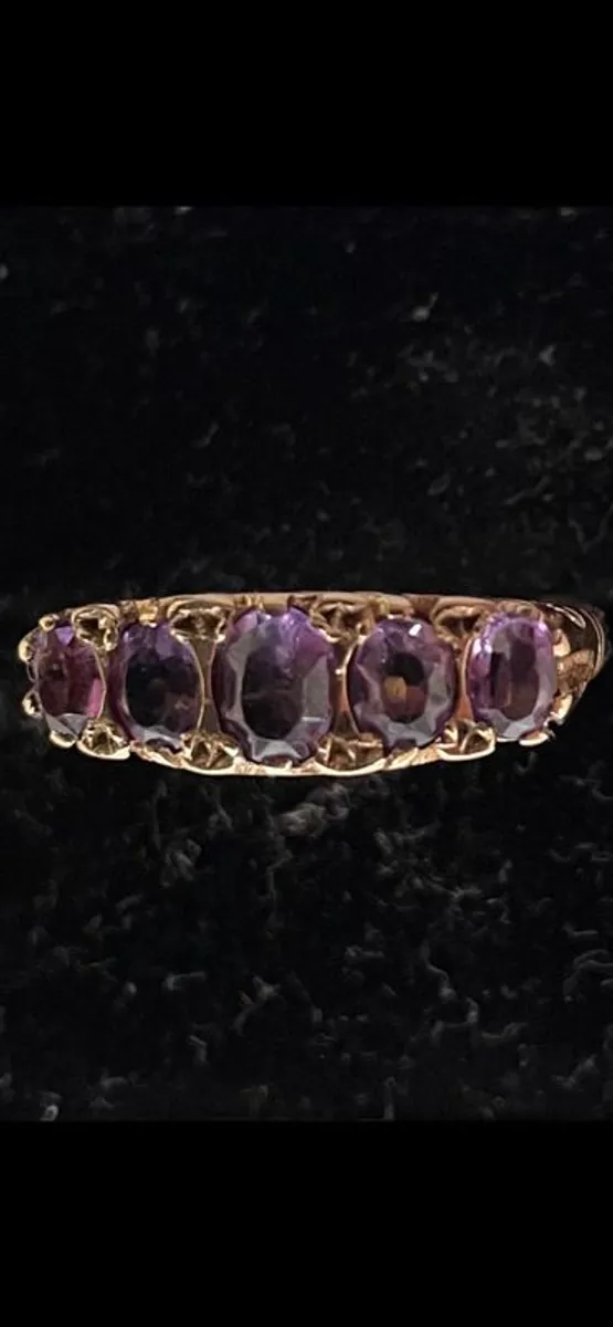 9 ct beautiful Amethyst ring - Image 2
