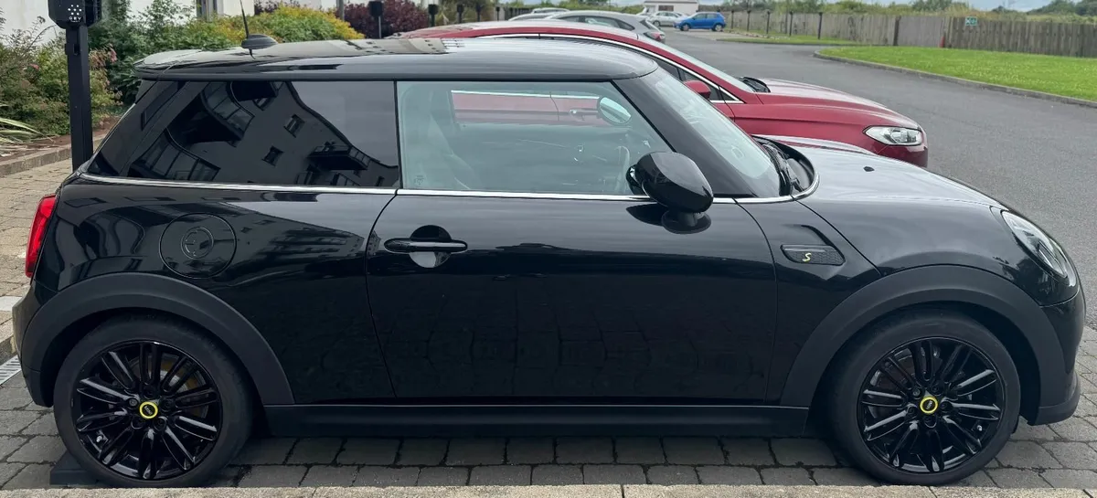 Mini Cooper 2023 - Image 4