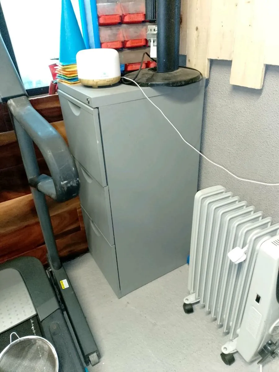Filing cabinet - Image 1
