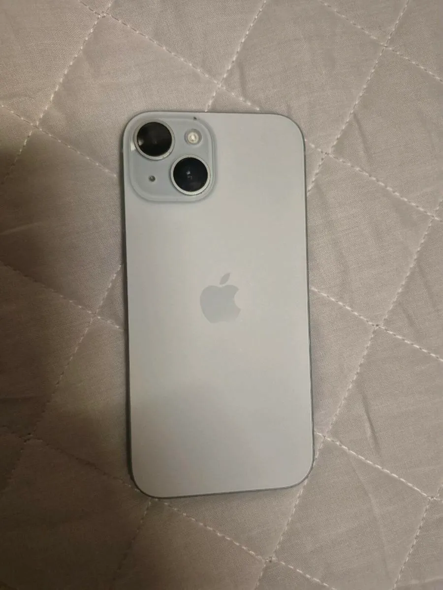 Iphone 15 unlocked like new with box an invoice - Image 2