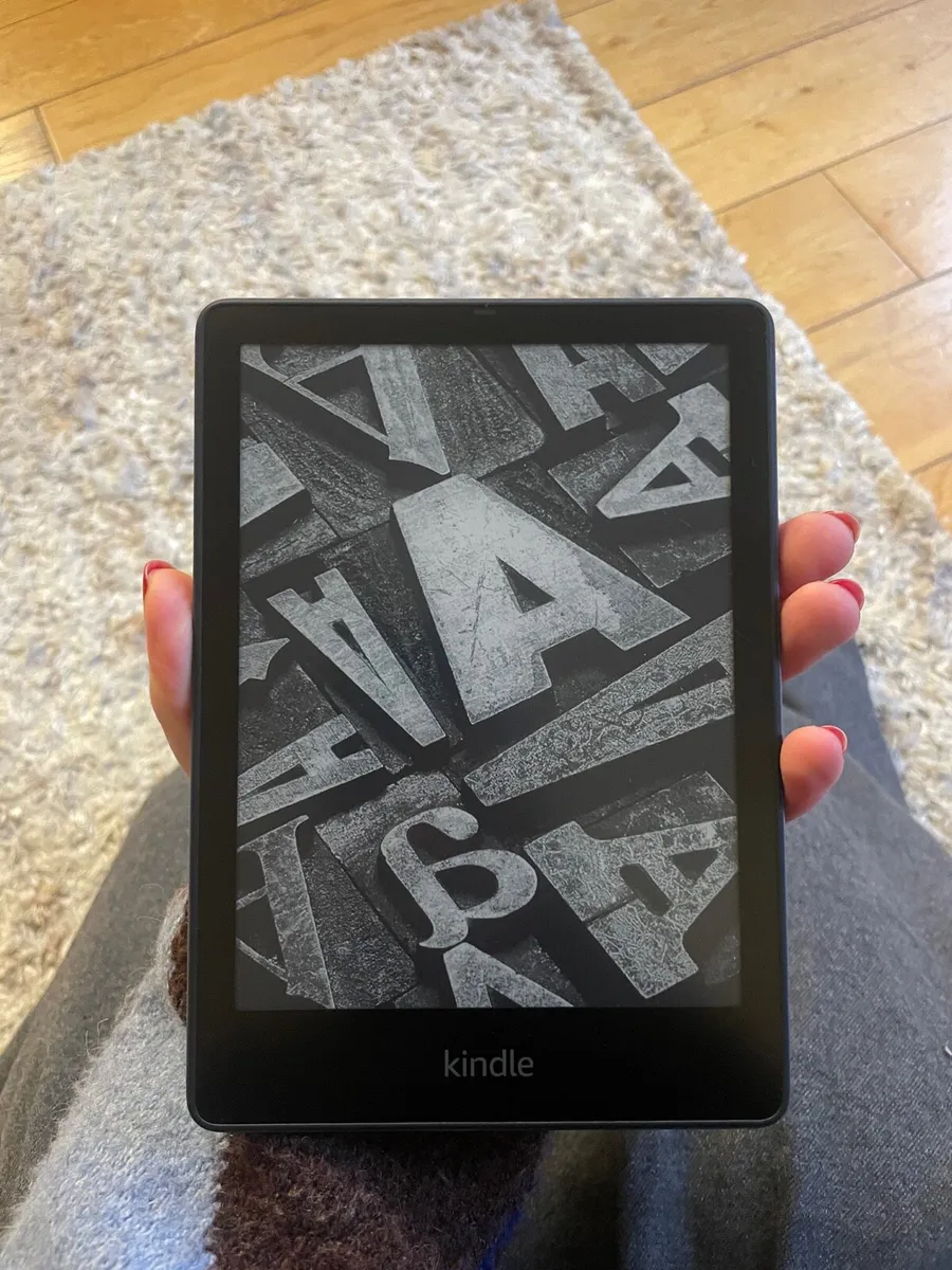 Kindle Paperwhite - SIGNATURE EDITION - Image 1