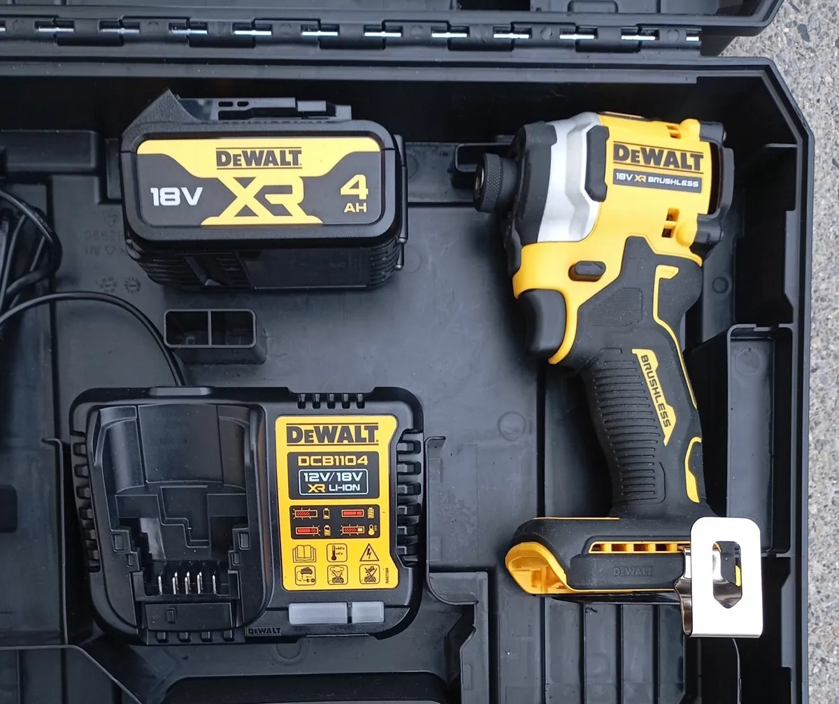 DeWalt dcf850 Impact Driver - Image 2