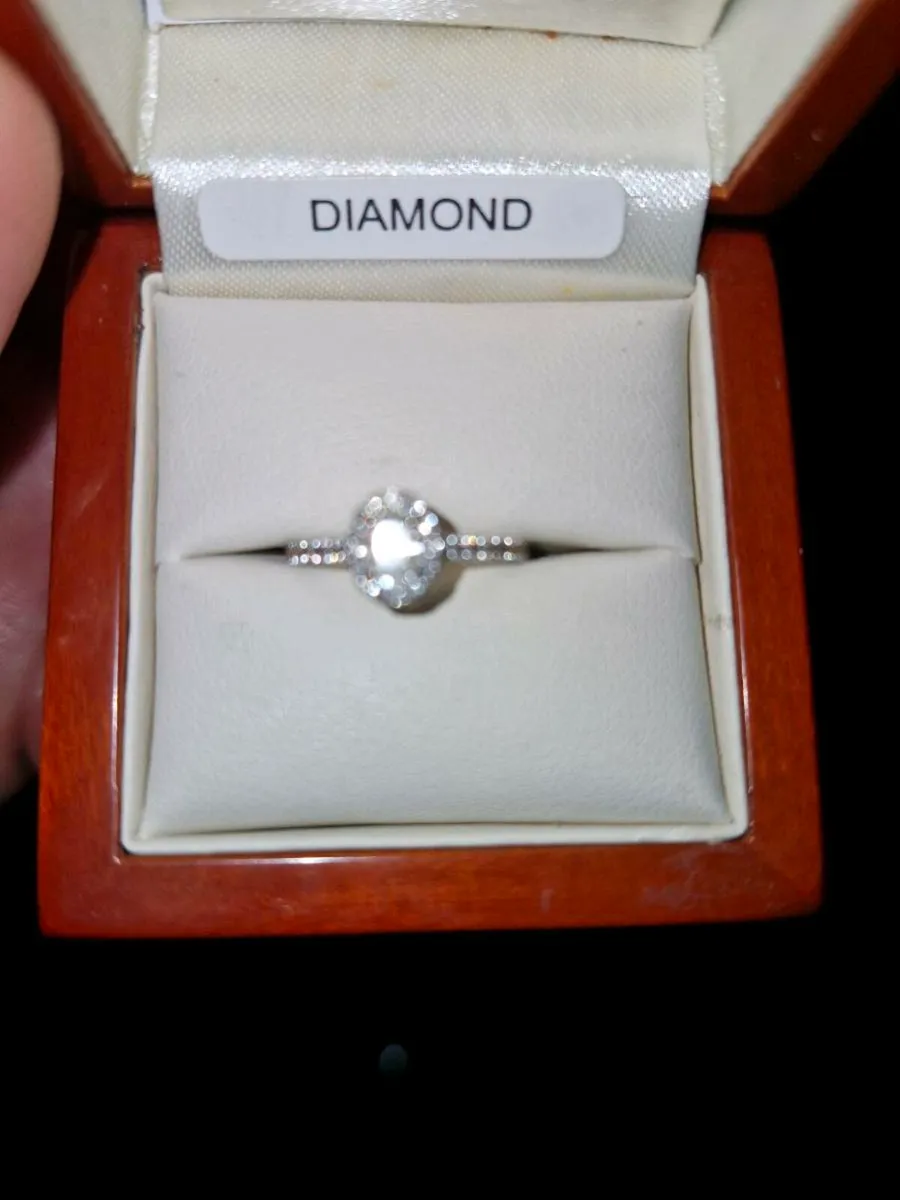 Diamond ring - Image 1