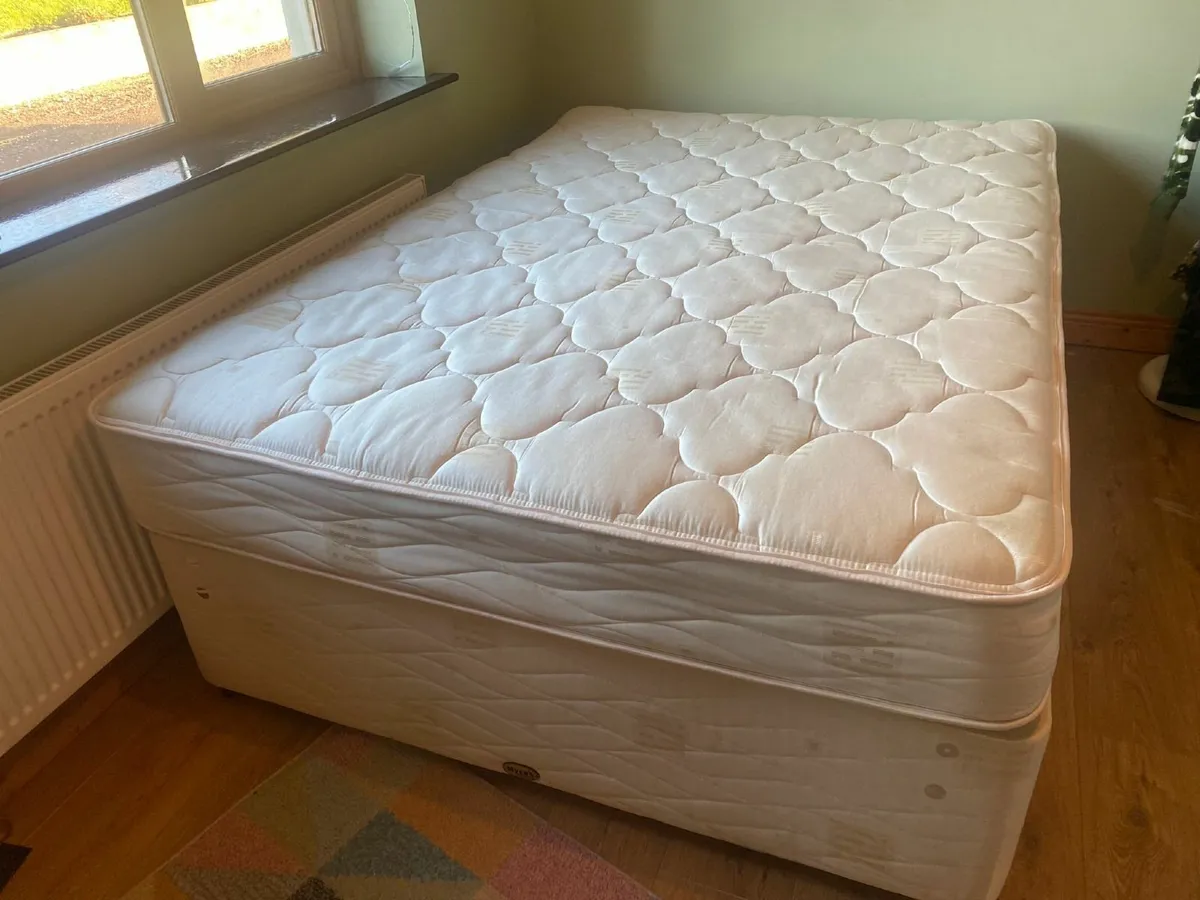 Double bed with storage - Image 1