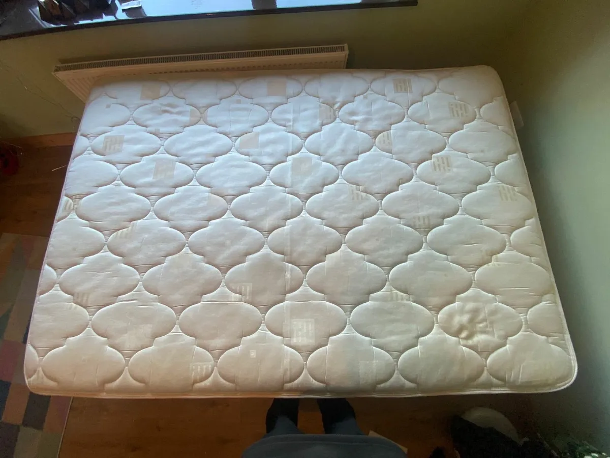 Double bed with storage - Image 2