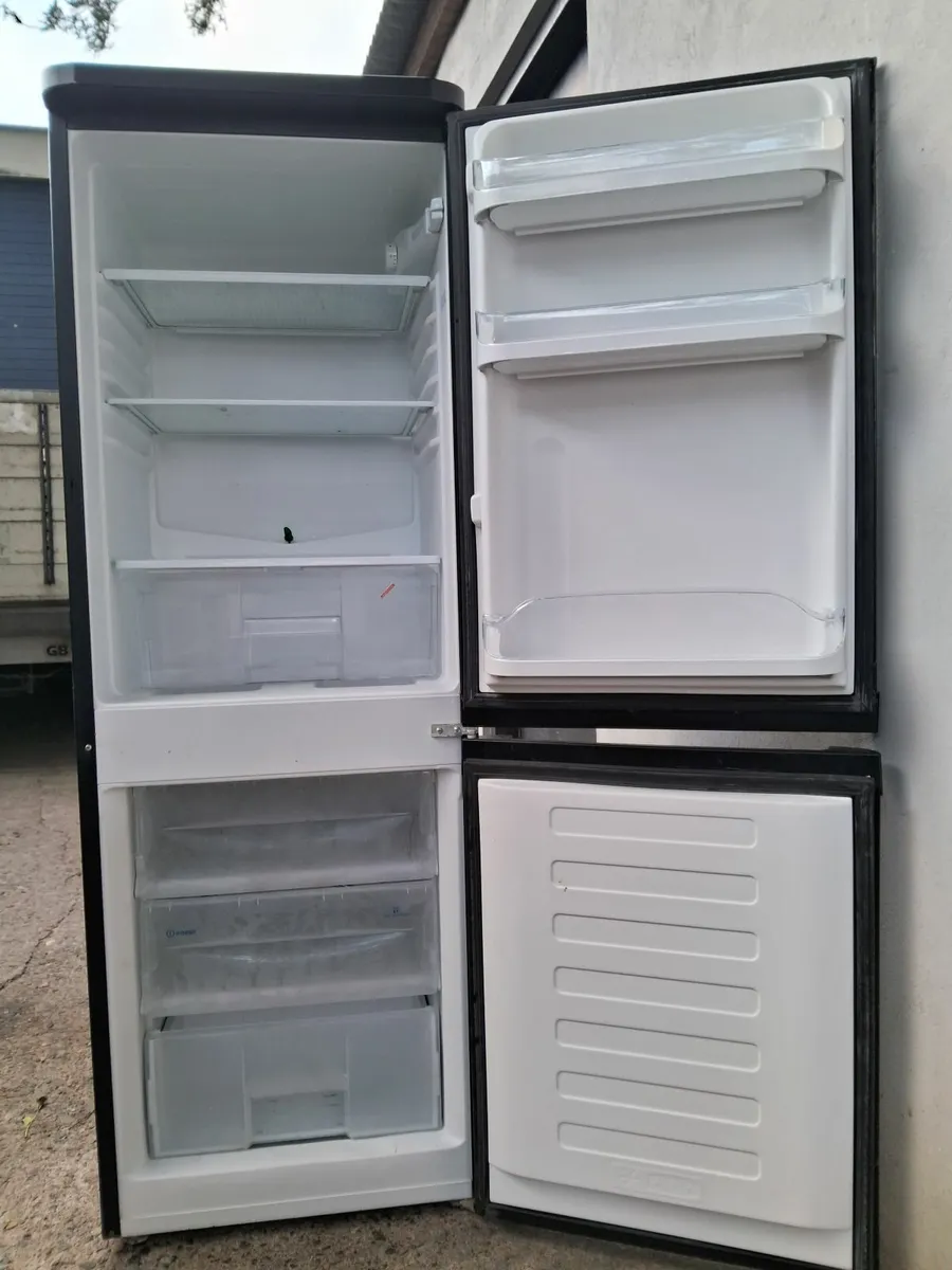 0874085106 FRIDGE AND FREEZER - Image 4