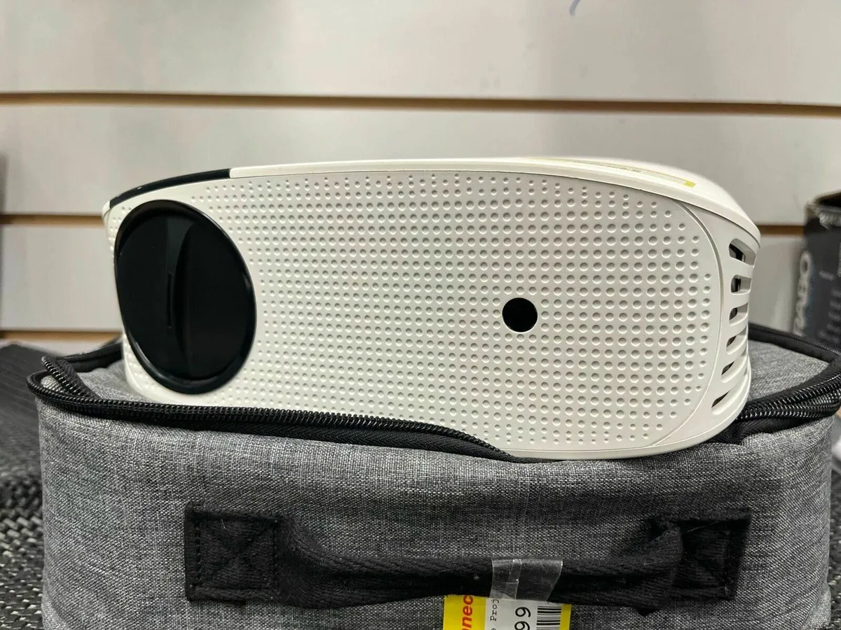 Goodee Projector - Image 1