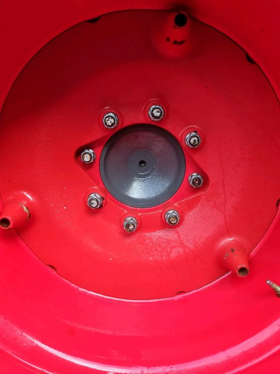 Fendt rear wheel weights and carriers - Image 1