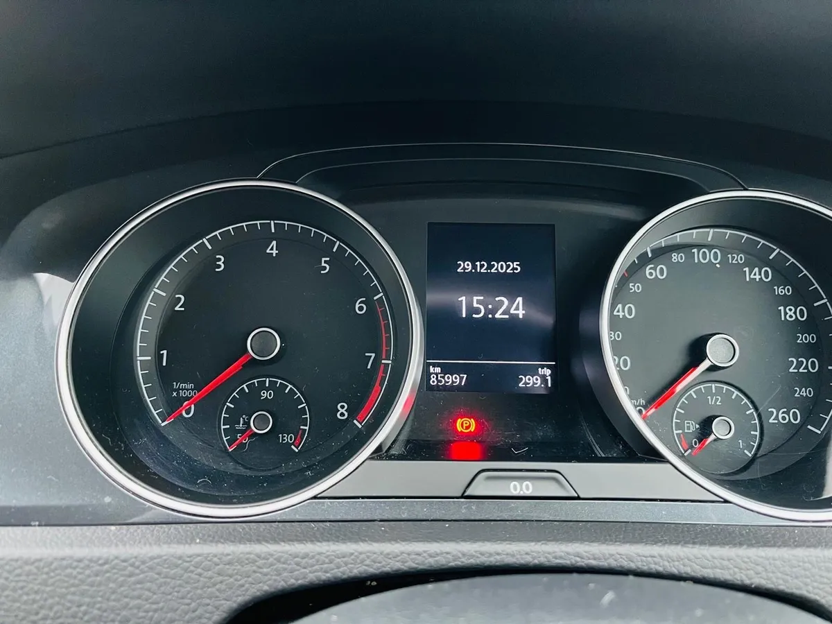 Volkswagen Golf 2021 - Image 2