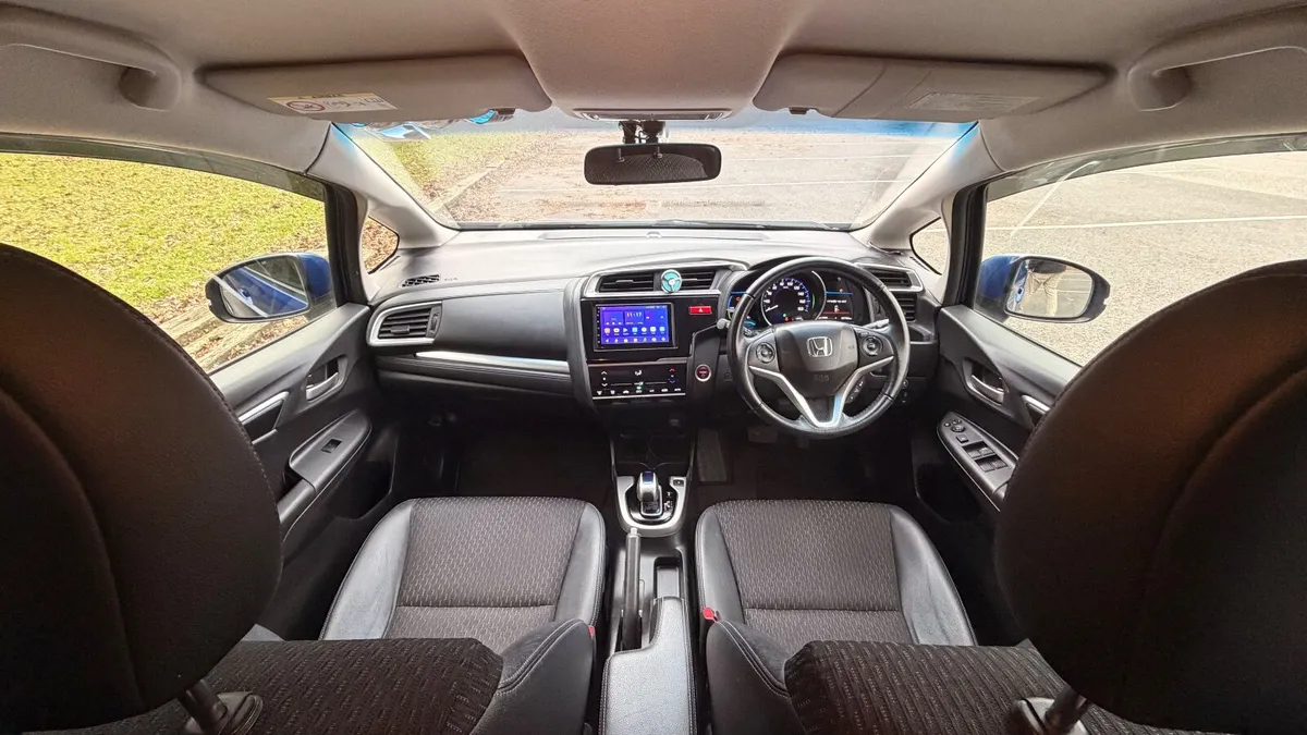 Honda Fit Hybrid Automatic - Image 3