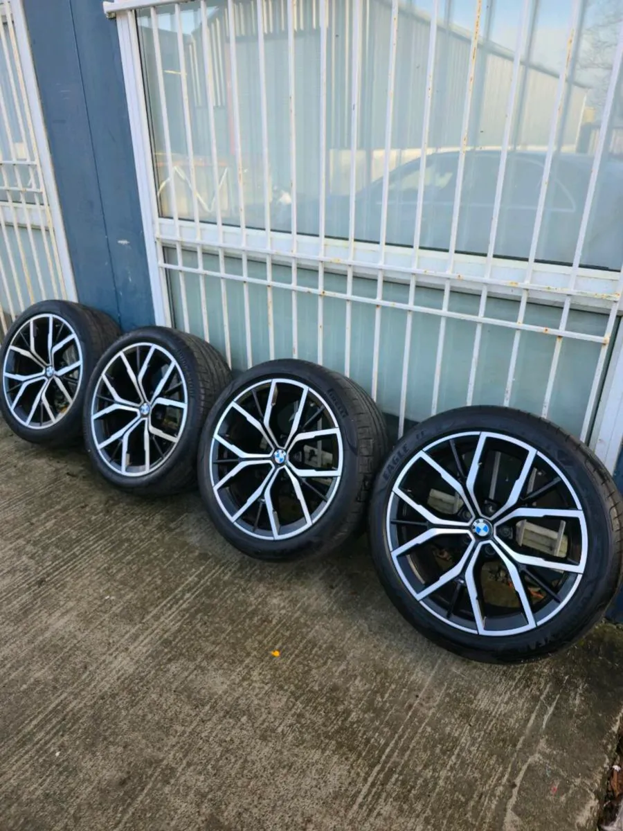 19" Genuine BMW G30 845M Staggered Clean - Image 1