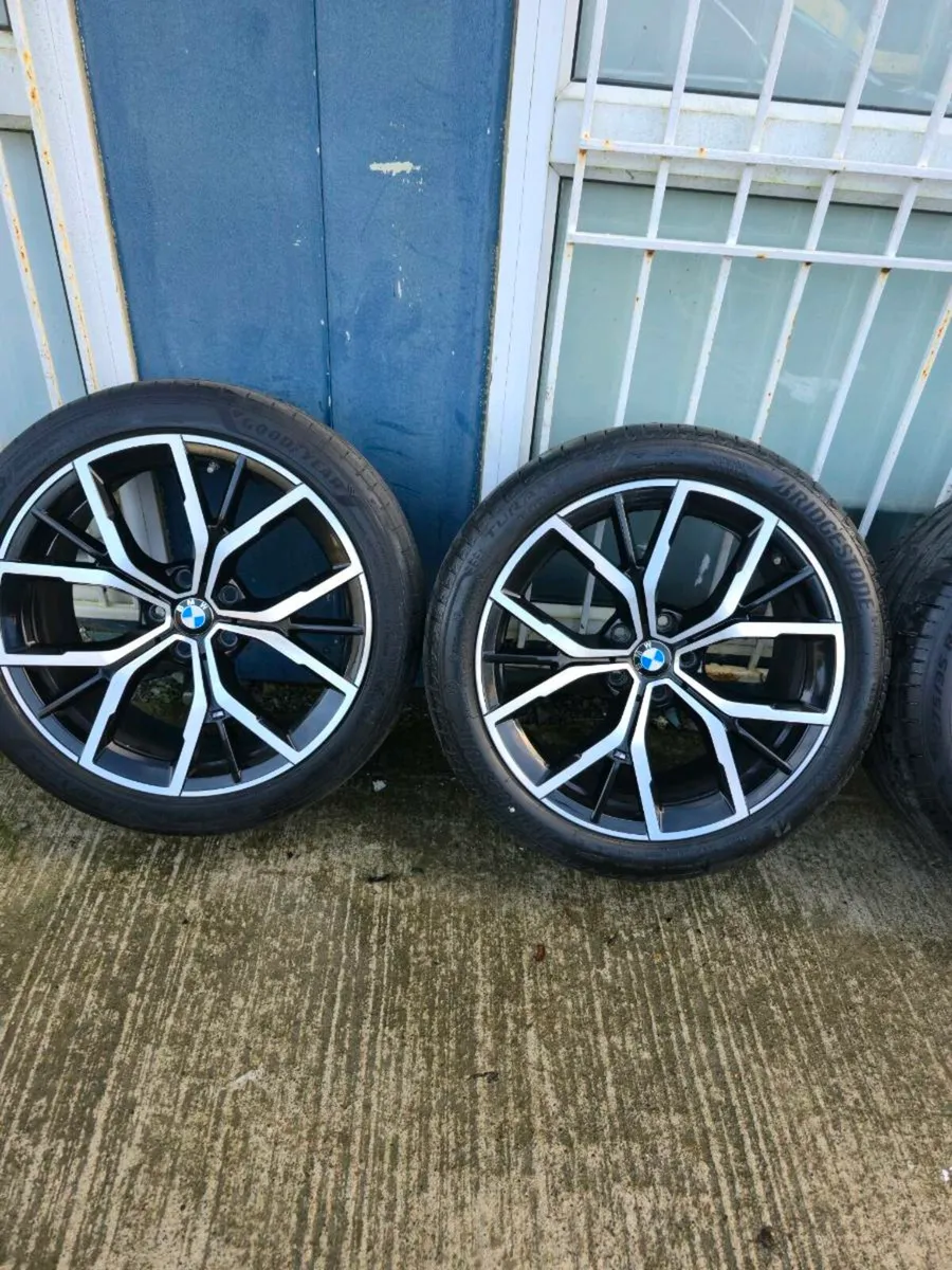 19" Genuine BMW G30 845M Staggered Clean - Image 3