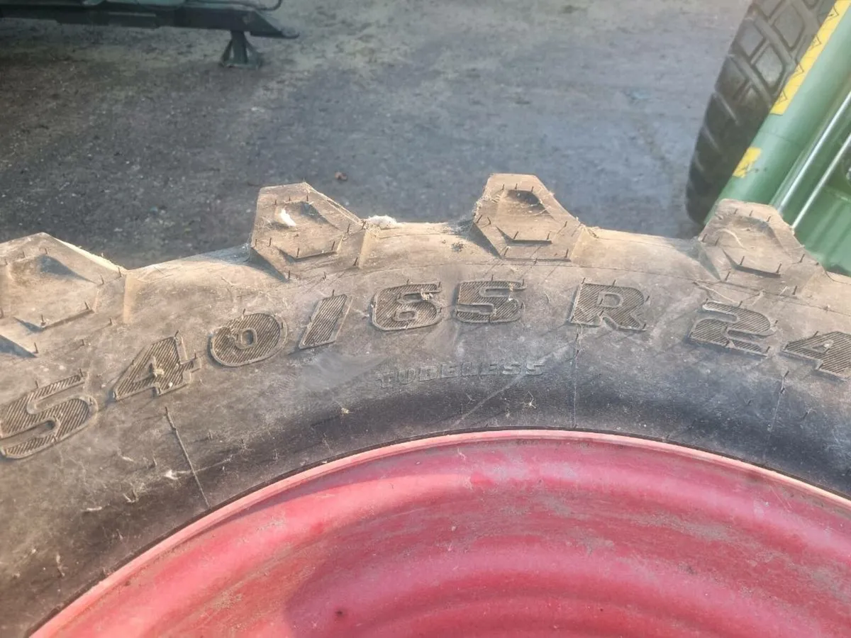 Fendt rims and tires - Image 2