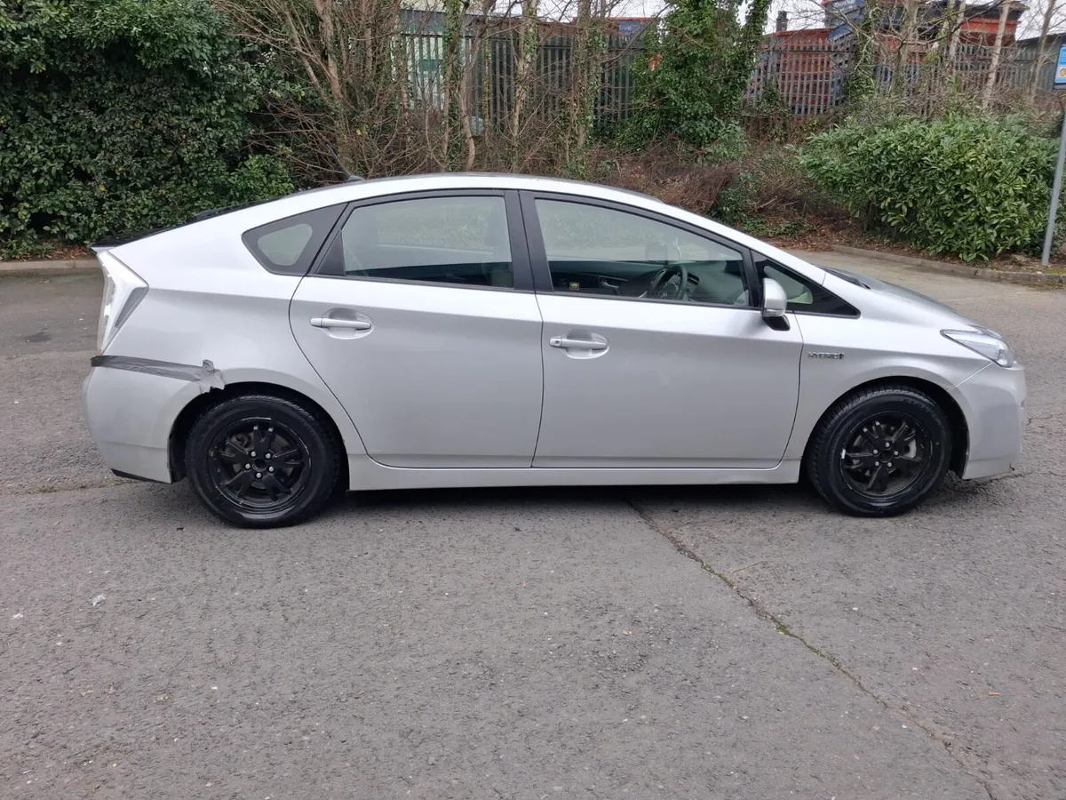 TOYOTA PRIUS / 2012 / 1.8 PETROL HYBRID / AUTO - Image 4