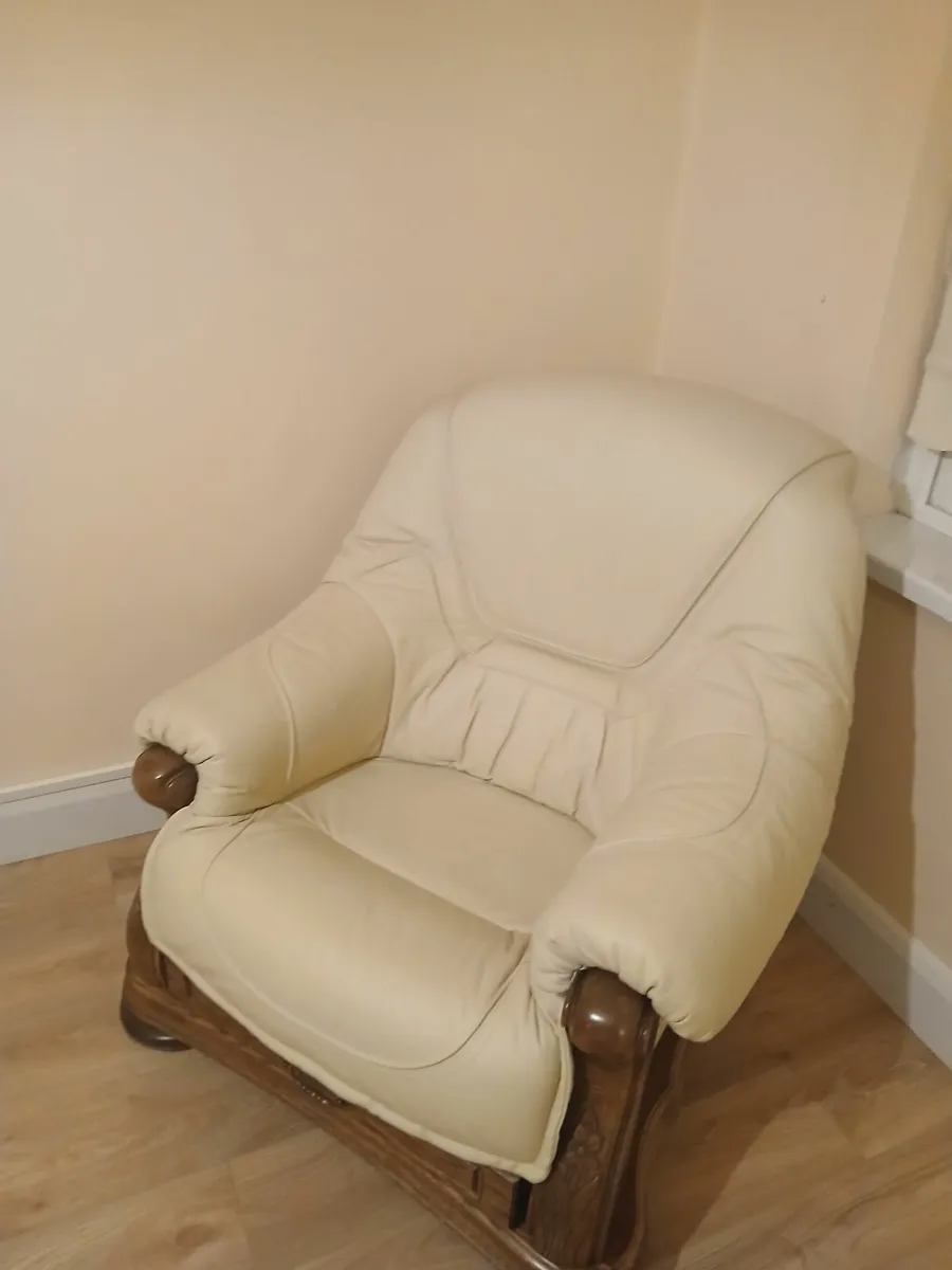 Light Cream Leatherette Three-Piece Suite - Image 2