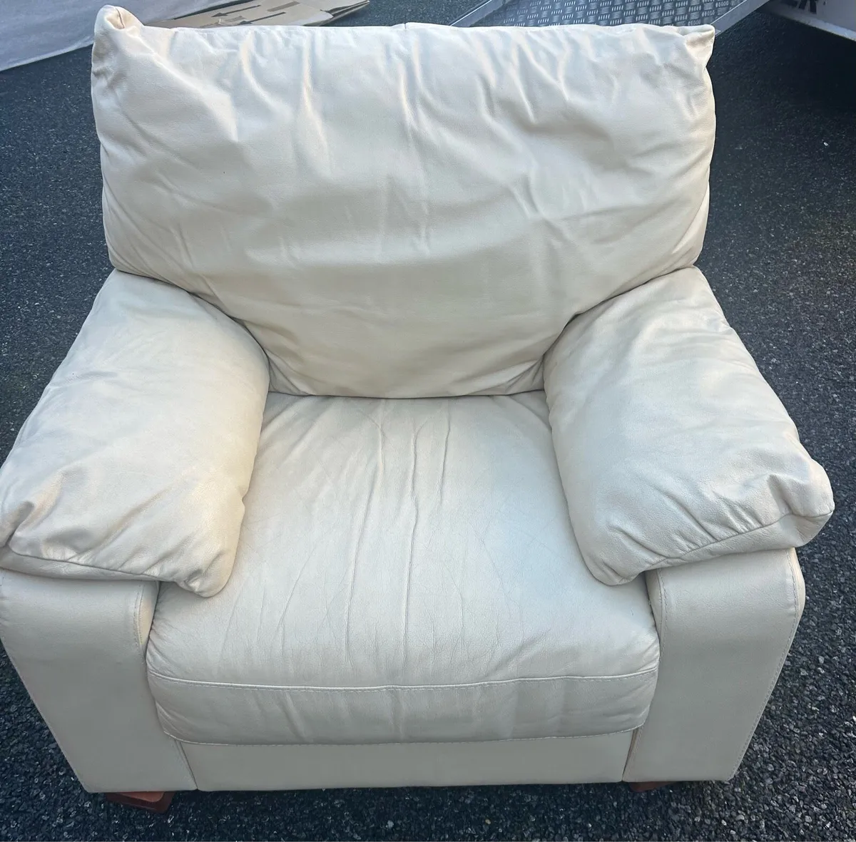 Leather armchair - Image 1