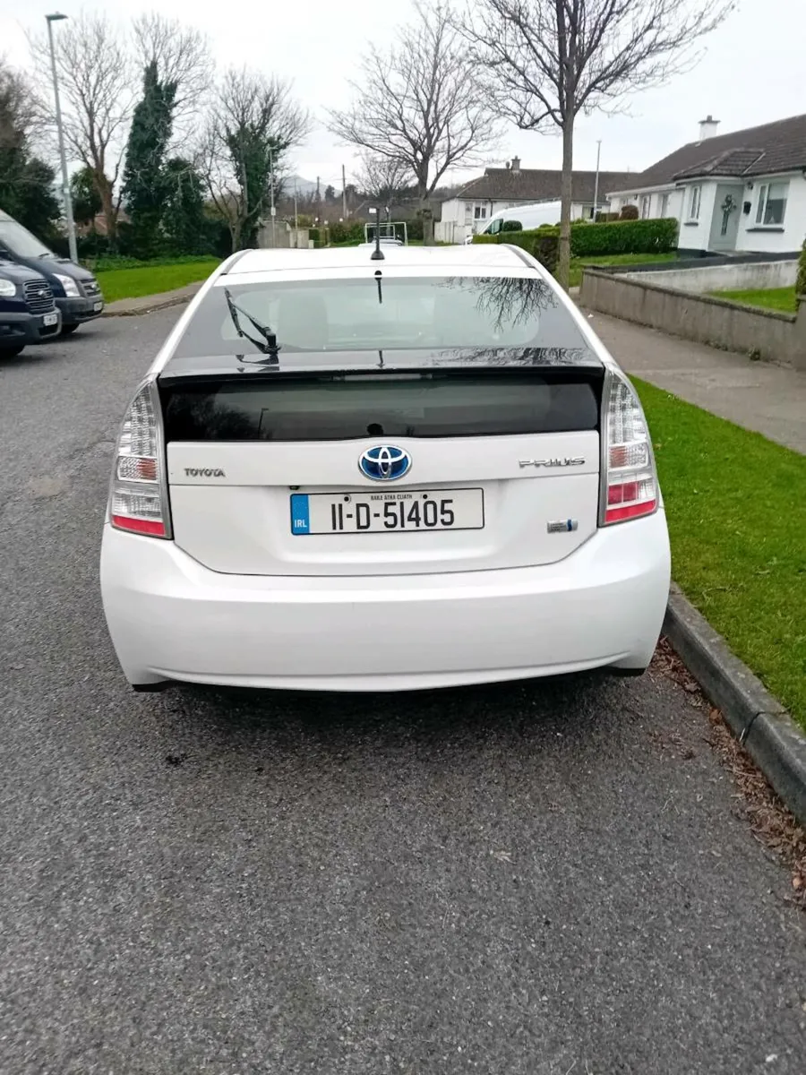2011 Toyota prius hybrid - Image 4