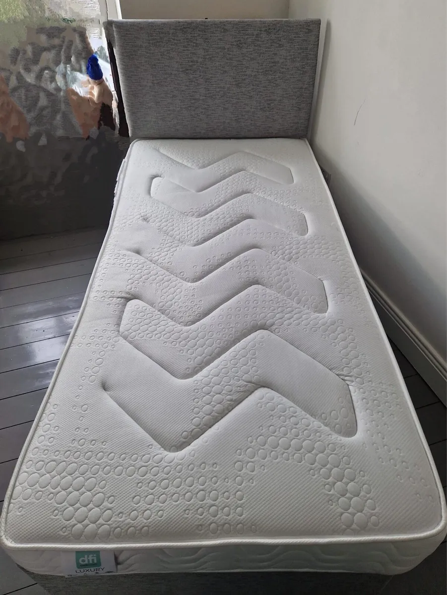 Single Bed With Drawers and Mattress - Image 1